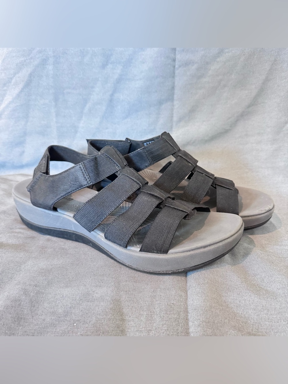 Clarks Cloudsteppers Arla Shaylie Gray Stretch Comfort Cushioned Sandals 11M EUC